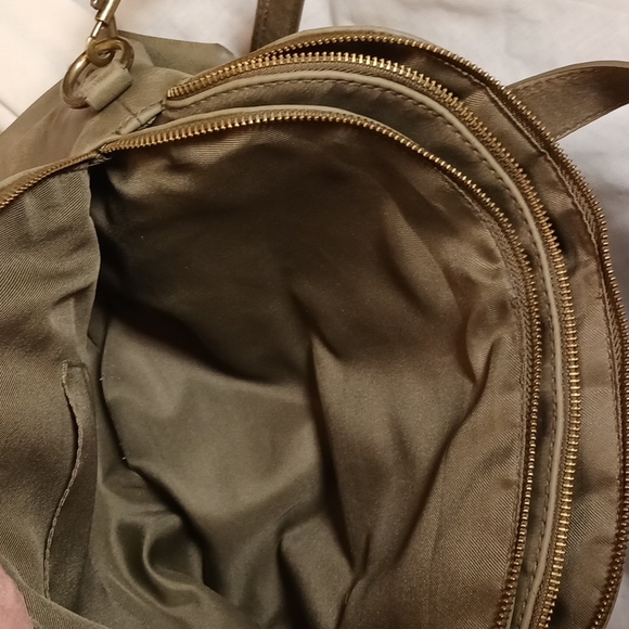 Universal Thread Handbag - Picture 7 of 10